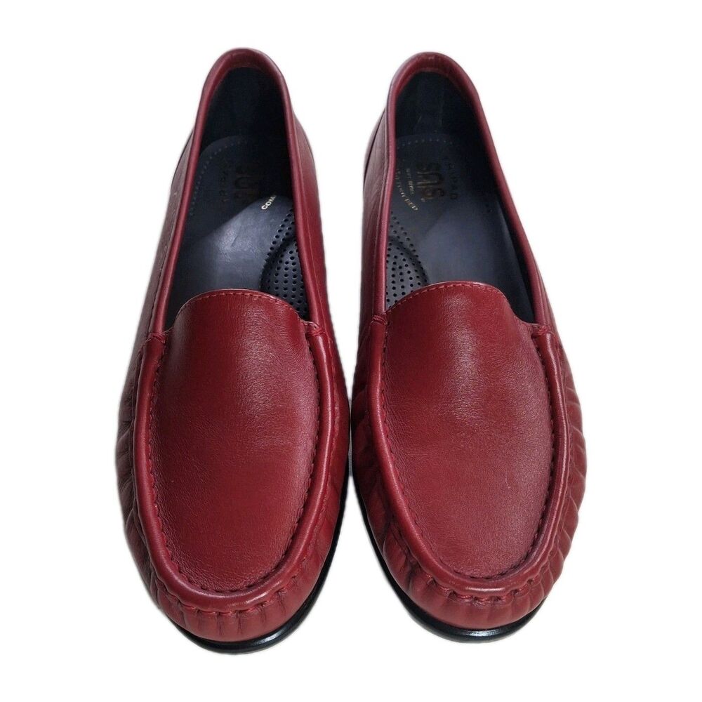 EUC SAS Sz 9M Red Leather Loafer Shoe Simply Womens Slip On Comfort Walking USA